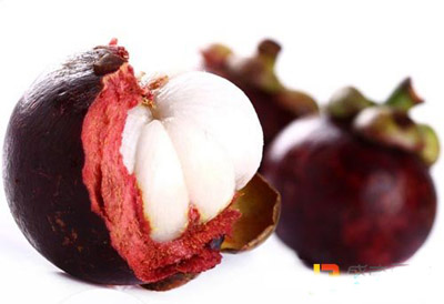 山竹被稱為水果皇后營養價值豐富，可是山竹買回家怎么吃呢？